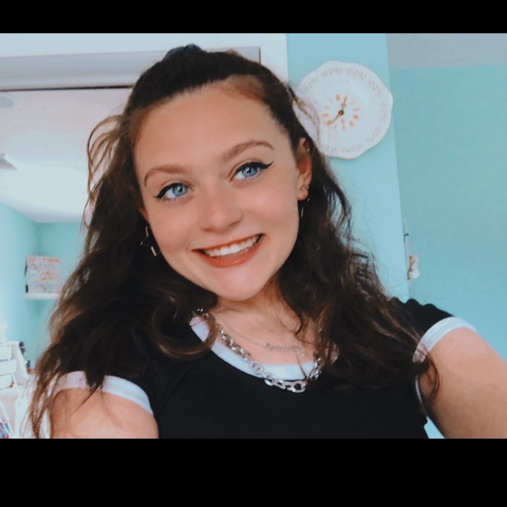 Meet your Posher, Danielle